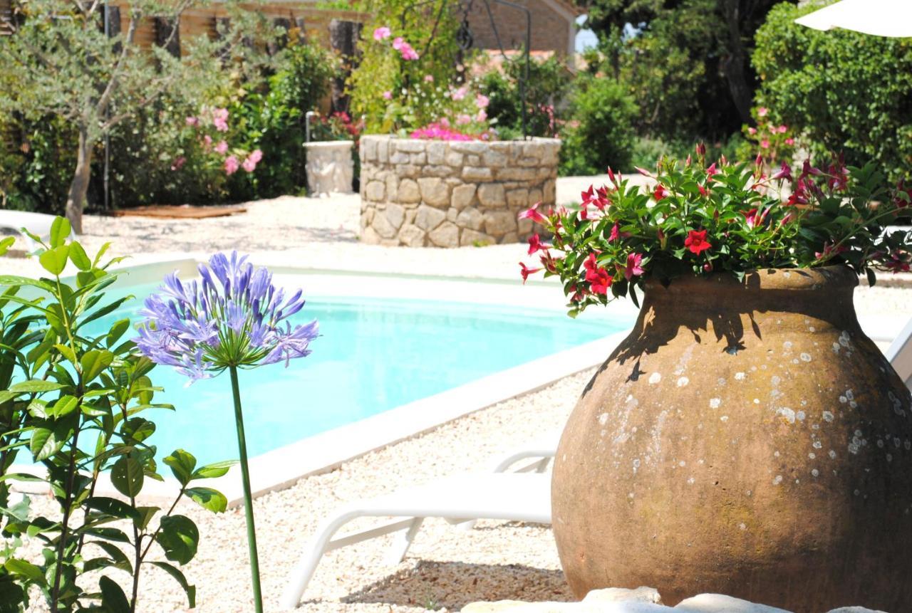 Chambre Triple - Vue sur la Piscine